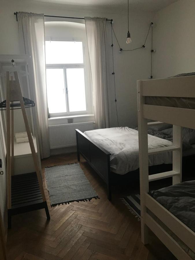 KrálíkyStara Skola Hedec公寓式酒店 外观 照片