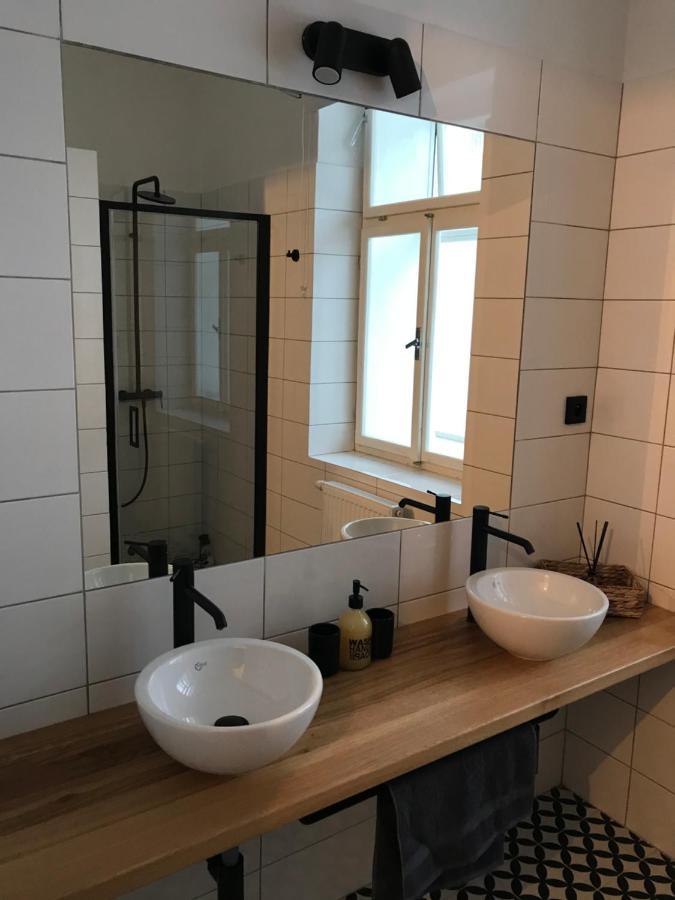 KrálíkyStara Skola Hedec公寓式酒店 外观 照片