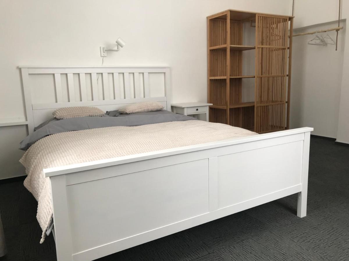 KrálíkyStara Skola Hedec公寓式酒店 外观 照片